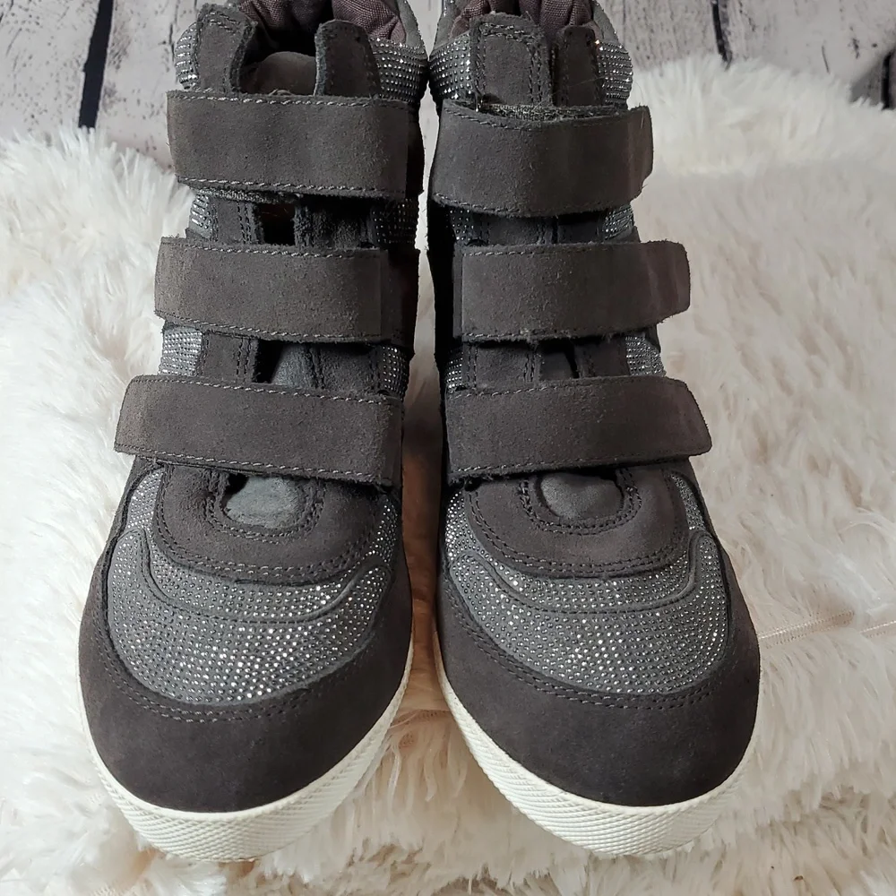 Nine West Gray and Silver Leather Wedge Sneakers Size 8
